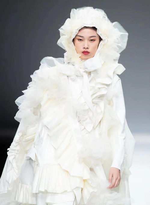 2021大學(xué)生時(shí)裝周服裝設(shè)計(jì)畢業(yè)作品發(fā)布 day2 湖北美術(shù)學(xué)院 中華女子學(xué)院 安徽工程大學(xué) 西南大學(xué) 常州紡職院 廣東職院