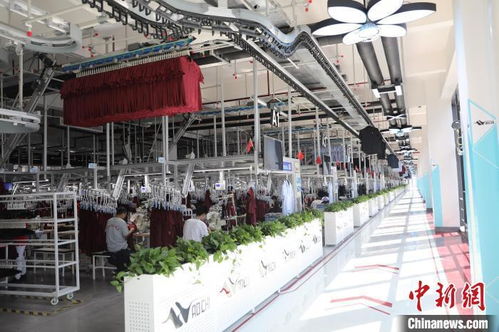 江西省人大代表?xiàng)钣?引導(dǎo)企業(yè)從 制造 到 智造