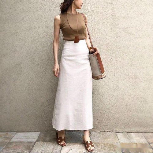 夏日服裝別亂穿,這樣搭配很時(shí)尚,優(yōu)雅有氣質(zhì),顯瘦顯高挑